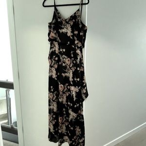 Backless maxi dress